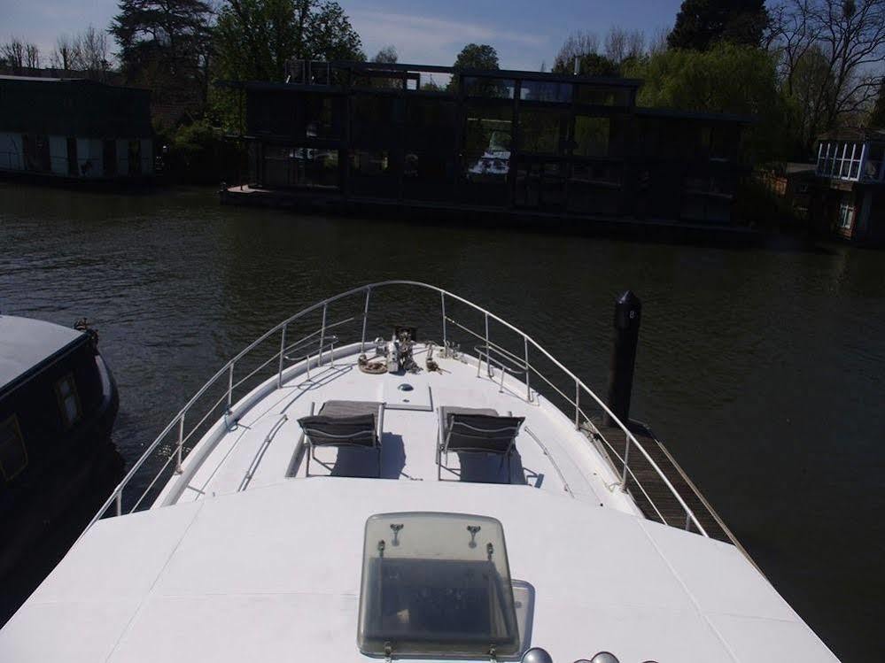 Hotel Luxury Classic French Motor Yacht Kingston upon Thames (Greater London)