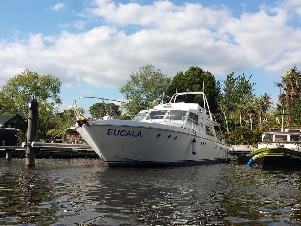 Luxury Classic French Motor Yacht 3* Kingston upon Thames (Greater London)
